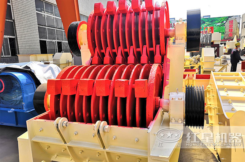 雙擊破碎機內(nèi)部結構 雙擊破碎機內(nèi)部結構