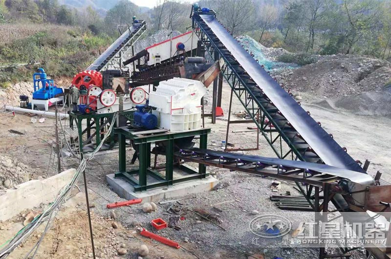 與其他設備組合搭配作業(yè)的PEX鄂式破碎機 與其他設備組合搭配作業(yè)的PEX鄂式破碎機